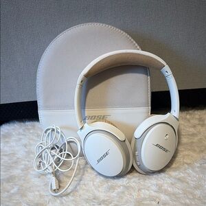 Bose Over-Ear White Headphones